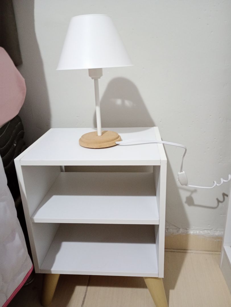 Mesa Cabeceira Retro Compacta Nicho - Mesa de Cabeceira Retrô Compacta com Nicho para Quarto Sala Casal ou Solteiro…